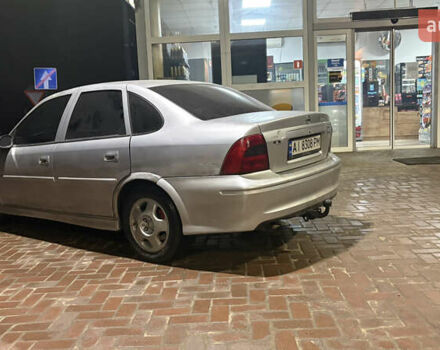 Сірий Опель Вектра, об'ємом двигуна 1.8 л та пробігом 320 тис. км за 1950 $, фото 1 на Automoto.ua