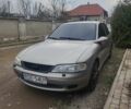 Сірий Опель Вектра, об'ємом двигуна 1.6 л та пробігом 200 тис. км за 1000 $, фото 1 на Automoto.ua