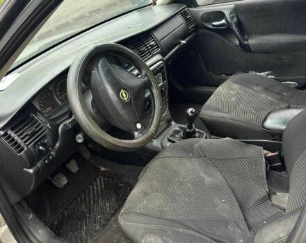 Серый Опель Вектра, объемом двигателя 2 л и пробегом 1000 тыс. км за 1000 $, фото 1 на Automoto.ua