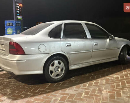 Сірий Опель Вектра, об'ємом двигуна 1.79 л та пробігом 383 тис. км за 2099 $, фото 2 на Automoto.ua