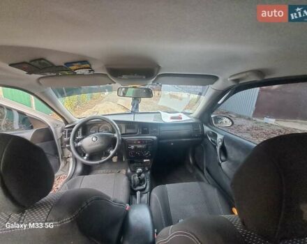 Серый Опель Вектра, объемом двигателя 1.6 л и пробегом 194 тыс. км за 3799 $, фото 14 на Automoto.ua