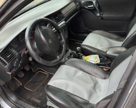 Серый Опель Вектра, объемом двигателя 2.2 л и пробегом 350 тыс. км за 2100 $, фото 7 на Automoto.ua