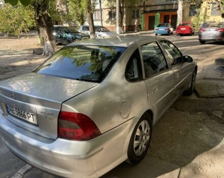 Сірий Опель Вектра, об'ємом двигуна 2 л та пробігом 260 тис. км за 2600 $, фото 5 на Automoto.ua