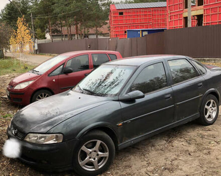 Серый Опель Вектра, объемом двигателя 2 л и пробегом 380 тыс. км за 2000 $, фото 8 на Automoto.ua