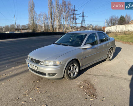 Сірий Опель Вектра, об'ємом двигуна 2.2 л та пробігом 312 тис. км за 2500 $, фото 2 на Automoto.ua