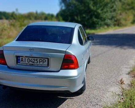 Сірий Опель Вектра, об'ємом двигуна 2.2 л та пробігом 468 тис. км за 2000 $, фото 3 на Automoto.ua