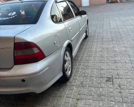 Сірий Опель Вектра, об'ємом двигуна 2 л та пробігом 400 тис. км за 1359 $, фото 5 на Automoto.ua