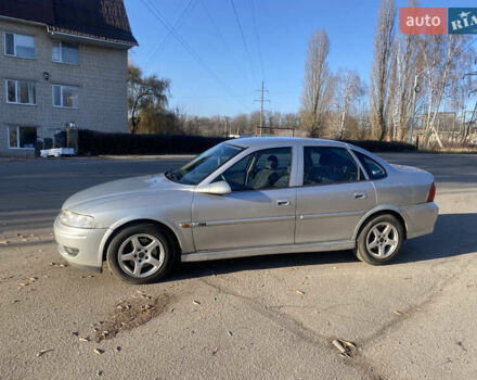 Сірий Опель Вектра, об'ємом двигуна 2.2 л та пробігом 312 тис. км за 2500 $, фото 1 на Automoto.ua