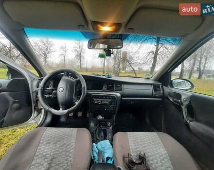 Сірий Опель Вектра, об'ємом двигуна 1.6 л та пробігом 280 тис. км за 3800 $, фото 7 на Automoto.ua