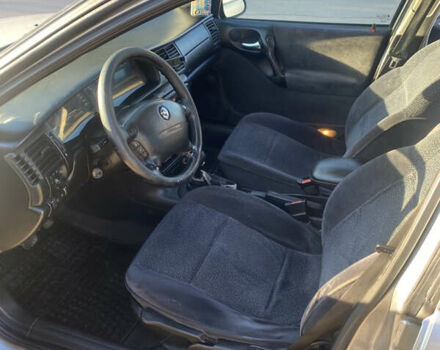 Сірий Опель Вектра, об'ємом двигуна 2.2 л та пробігом 312 тис. км за 2500 $, фото 12 на Automoto.ua