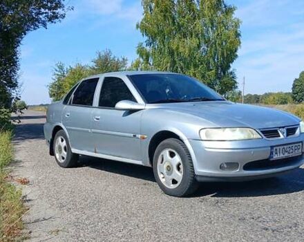 Сірий Опель Вектра, об'ємом двигуна 2.2 л та пробігом 468 тис. км за 2000 $, фото 6 на Automoto.ua