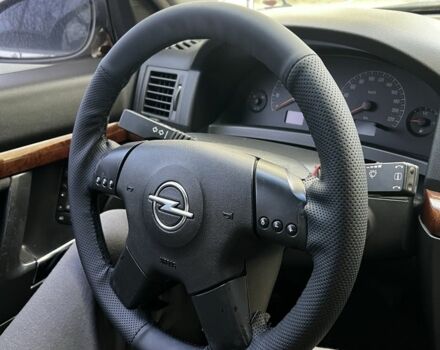 Сірий Опель Вектра, об'ємом двигуна 2.2 л та пробігом 300 тис. км за 2000 $, фото 1 на Automoto.ua