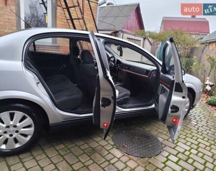 Сірий Опель Вектра, об'ємом двигуна 2.2 л та пробігом 380 тис. км за 3299 $, фото 4 на Automoto.ua