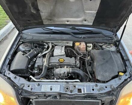 Серый Опель Вектра, объемом двигателя 2.2 л и пробегом 340 тыс. км за 3825 $, фото 7 на Automoto.ua