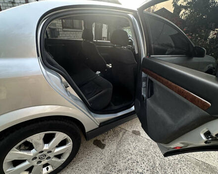 Серый Опель Вектра, объемом двигателя 1.8 л и пробегом 398 тыс. км за 5200 $, фото 1 на Automoto.ua