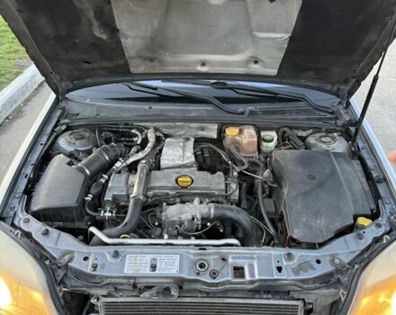 Сірий Опель Вектра, об'ємом двигуна 2.2 л та пробігом 340 тис. км за 3835 $, фото 2 на Automoto.ua