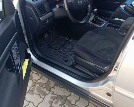 Сірий Опель Вектра, об'ємом двигуна 2 л та пробігом 292 тис. км за 4100 $, фото 2 на Automoto.ua