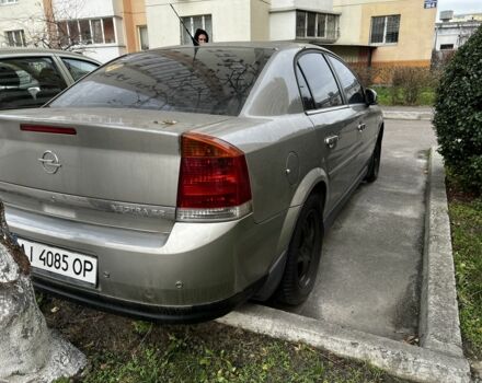Сірий Опель Вектра, об'ємом двигуна 2.2 л та пробігом 300 тис. км за 2000 $, фото 4 на Automoto.ua