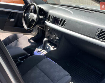 Серый Опель Вектра, объемом двигателя 2.2 л и пробегом 136 тыс. км за 3899 $, фото 7 на Automoto.ua