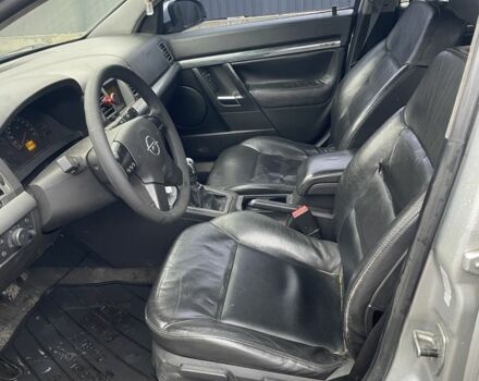 Серый Опель Вектра, объемом двигателя 2.2 л и пробегом 340 тыс. км за 2600 $, фото 6 на Automoto.ua