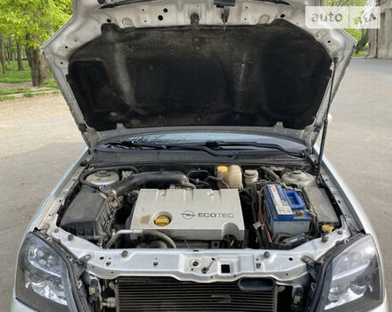Сірий Опель Вектра, об'ємом двигуна 1.8 л та пробігом 235 тис. км за 4800 $, фото 25 на Automoto.ua