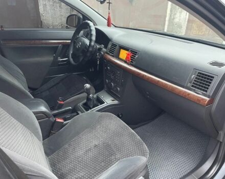 Серый Опель Вектра, объемом двигателя 2.2 л и пробегом 250 тыс. км за 5000 $, фото 2 на Automoto.ua