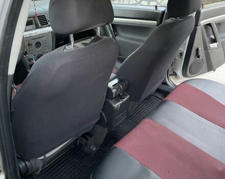 Серый Опель Вектра, объемом двигателя 2 л и пробегом 400 тыс. км за 2800 $, фото 7 на Automoto.ua