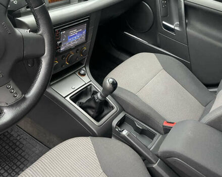 Серый Опель Вектра, объемом двигателя 1.8 л и пробегом 288 тыс. км за 4350 $, фото 9 на Automoto.ua