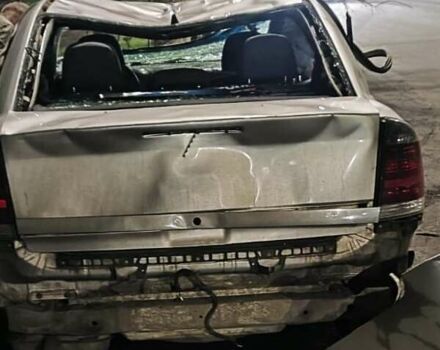 Серый Опель Вектра, объемом двигателя 2.2 л и пробегом 300 тыс. км за 944 $, фото 3 на Automoto.ua