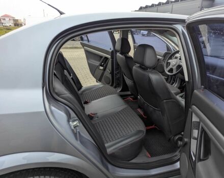 Серый Опель Вектра, объемом двигателя 1.8 л и пробегом 281 тыс. км за 3299 $, фото 11 на Automoto.ua