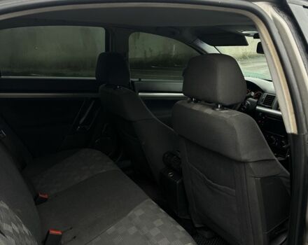 Сірий Опель Вектра, об'ємом двигуна 1.8 л та пробігом 255 тис. км за 3200 $, фото 6 на Automoto.ua