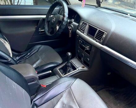 Серый Опель Вектра, объемом двигателя 2.2 л и пробегом 330 тыс. км за 3800 $, фото 3 на Automoto.ua