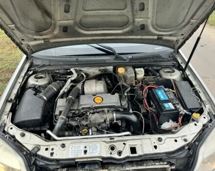 Серый Опель Вектра, объемом двигателя 2.2 л и пробегом 400 тыс. км за 2000 $, фото 13 на Automoto.ua