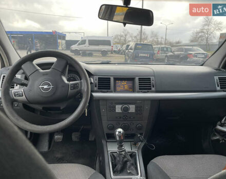 Серый Опель Вектра, объемом двигателя 2.2 л и пробегом 259 тыс. км за 4500 $, фото 8 на Automoto.ua