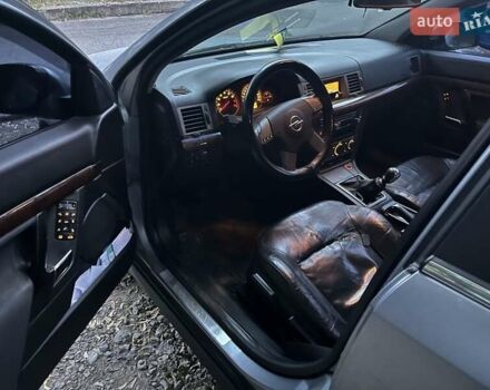 Серый Опель Вектра, объемом двигателя 2.2 л и пробегом 250 тыс. км за 3499 $, фото 1 на Automoto.ua