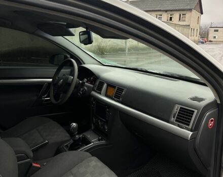 Сірий Опель Вектра, об'ємом двигуна 1.8 л та пробігом 255 тис. км за 3200 $, фото 5 на Automoto.ua