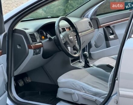 Серый Опель Вектра, объемом двигателя 2.2 л и пробегом 205 тыс. км за 3750 $, фото 83 на Automoto.ua