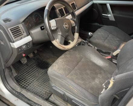 Серый Опель Вектра, объемом двигателя 2 л и пробегом 150 тыс. км за 600 $, фото 4 на Automoto.ua