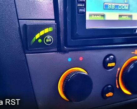 Сірий Опель Вектра, об'ємом двигуна 3.2 л та пробігом 283 тис. км за 2999 $, фото 6 на Automoto.ua