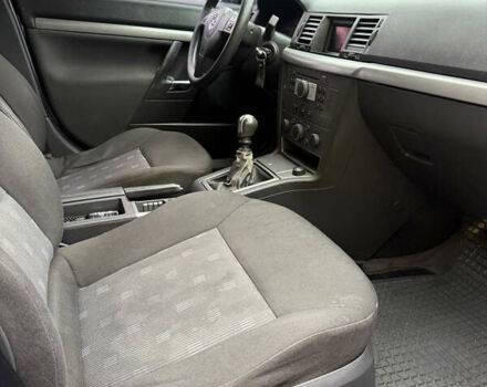 Сірий Опель Вектра, об'ємом двигуна 2.2 л та пробігом 180 тис. км за 3800 $, фото 8 на Automoto.ua