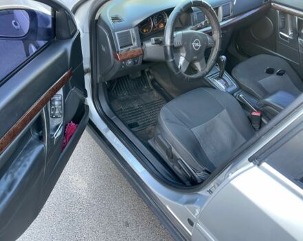 Серый Опель Вектра, объемом двигателя 3.2 л и пробегом 323 тыс. км за 2450 $, фото 3 на Automoto.ua