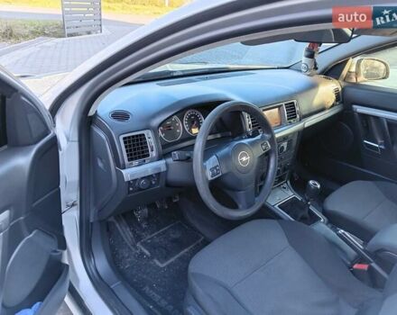 Серый Опель Вектра, объемом двигателя 1.9 л и пробегом 315 тыс. км за 4200 $, фото 14 на Automoto.ua