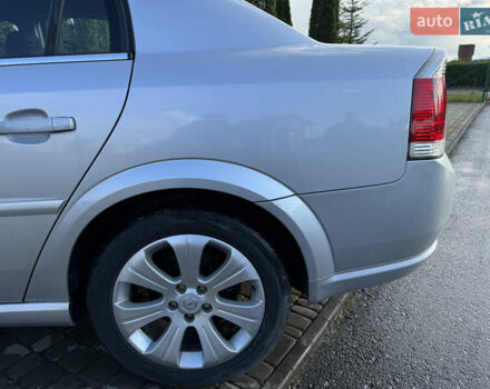 Сірий Опель Вектра, об'ємом двигуна 2.2 л та пробігом 182 тис. км за 4999 $, фото 45 на Automoto.ua