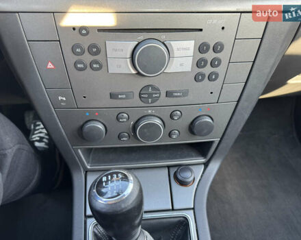 Сірий Опель Вектра, об'ємом двигуна 2.2 л та пробігом 182 тис. км за 4999 $, фото 69 на Automoto.ua