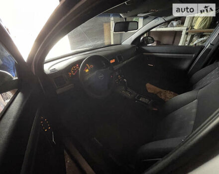 Серый Опель Вектра, объемом двигателя 1.9 л и пробегом 250 тыс. км за 4000 $, фото 5 на Automoto.ua