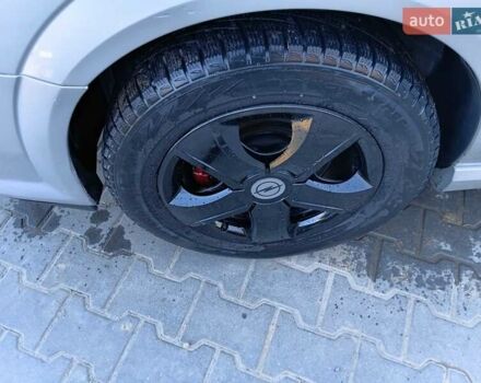 Серый Опель Вектра, объемом двигателя 1.9 л и пробегом 315 тыс. км за 4200 $, фото 15 на Automoto.ua