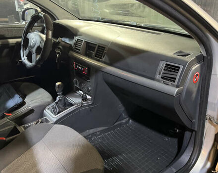 Сірий Опель Вектра, об'ємом двигуна 1.6 л та пробігом 318 тис. км за 4099 $, фото 15 на Automoto.ua