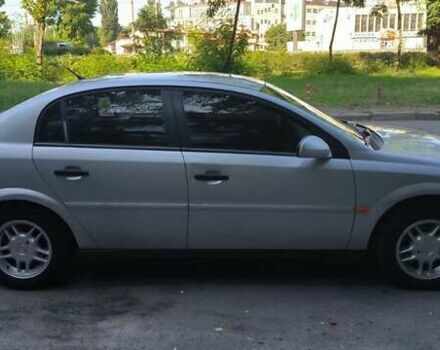 Сірий Опель Вектра, об'ємом двигуна 1.8 л та пробігом 350 тис. км за 3000 $, фото 4 на Automoto.ua