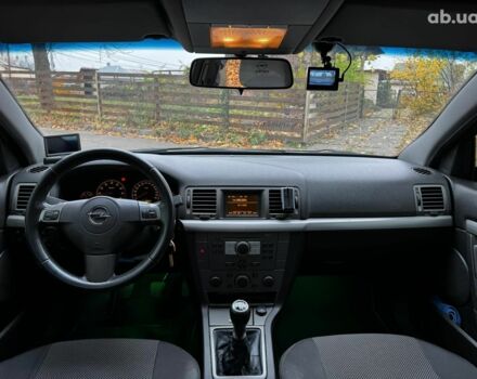 Серый Опель Вектра, объемом двигателя 1.8 л и пробегом 294 тыс. км за 5690 $, фото 25 на Automoto.ua