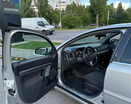 Сірий Опель Вектра, об'ємом двигуна 2.2 л та пробігом 260 тис. км за 4100 $, фото 6 на Automoto.ua